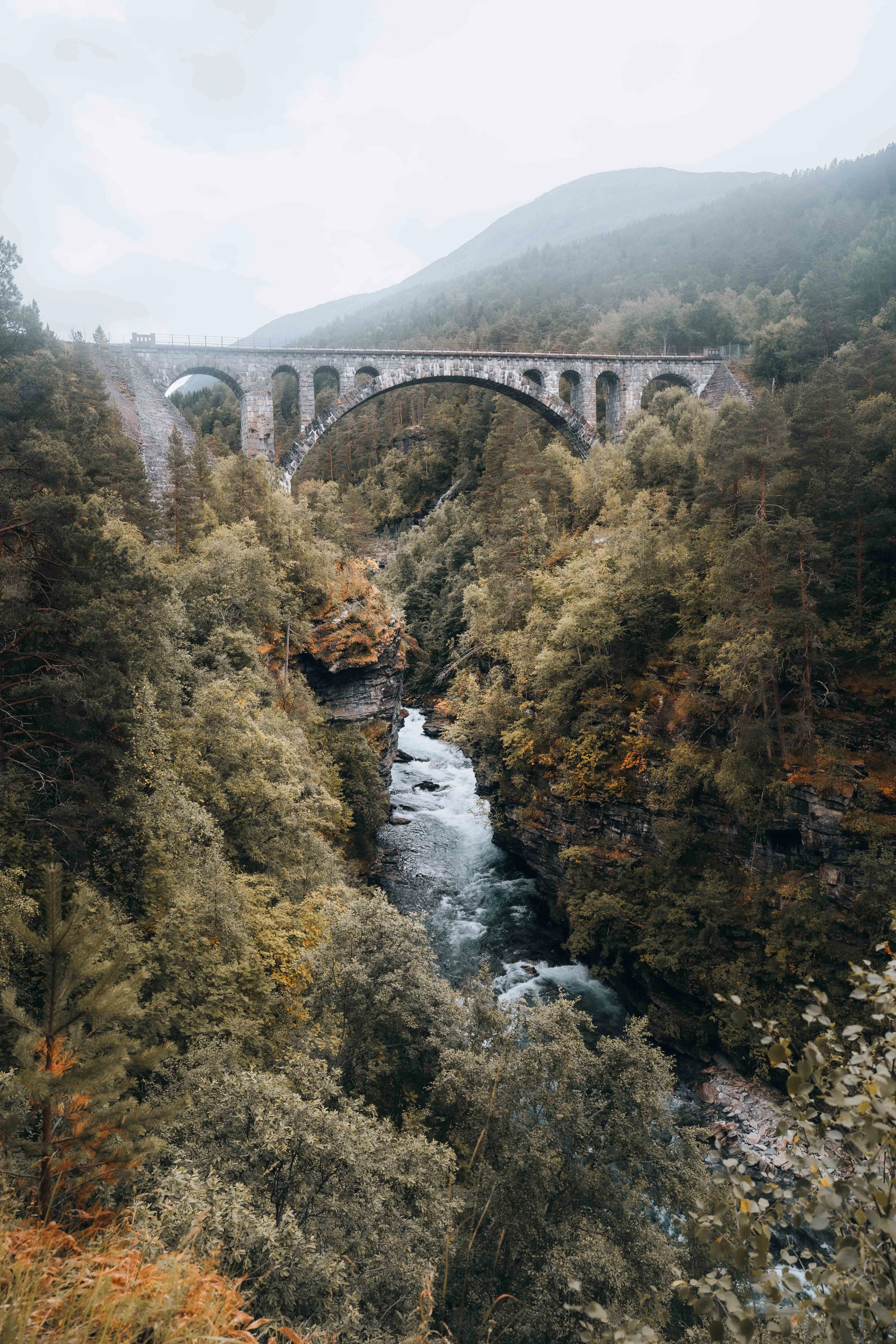 Le pont au-dessus de la gorge
